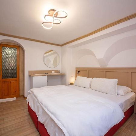 Bed And Breakfast Kotoni Gjirokastër 외부 사진