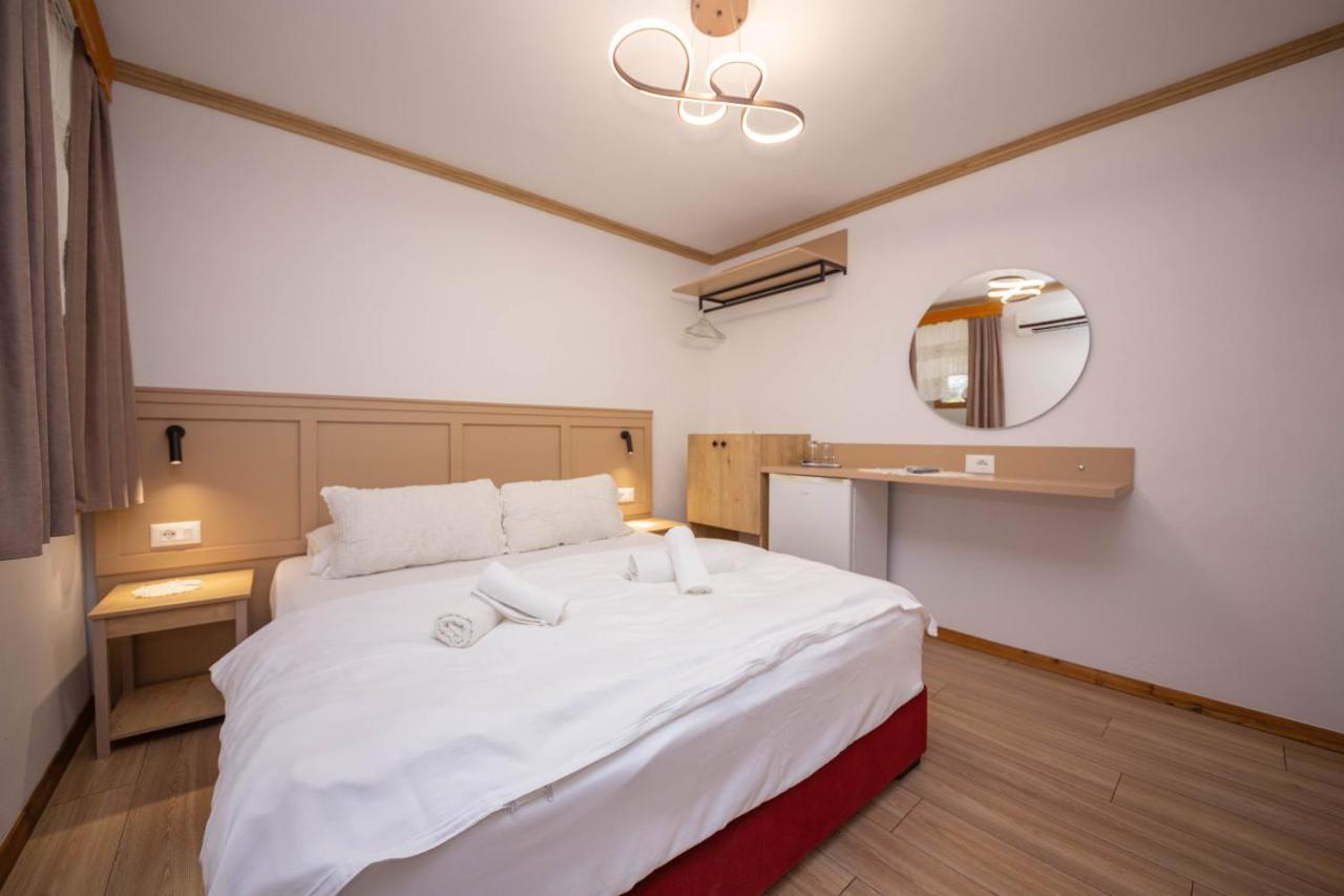 Bed And Breakfast Kotoni Gjirokastër 외부 사진