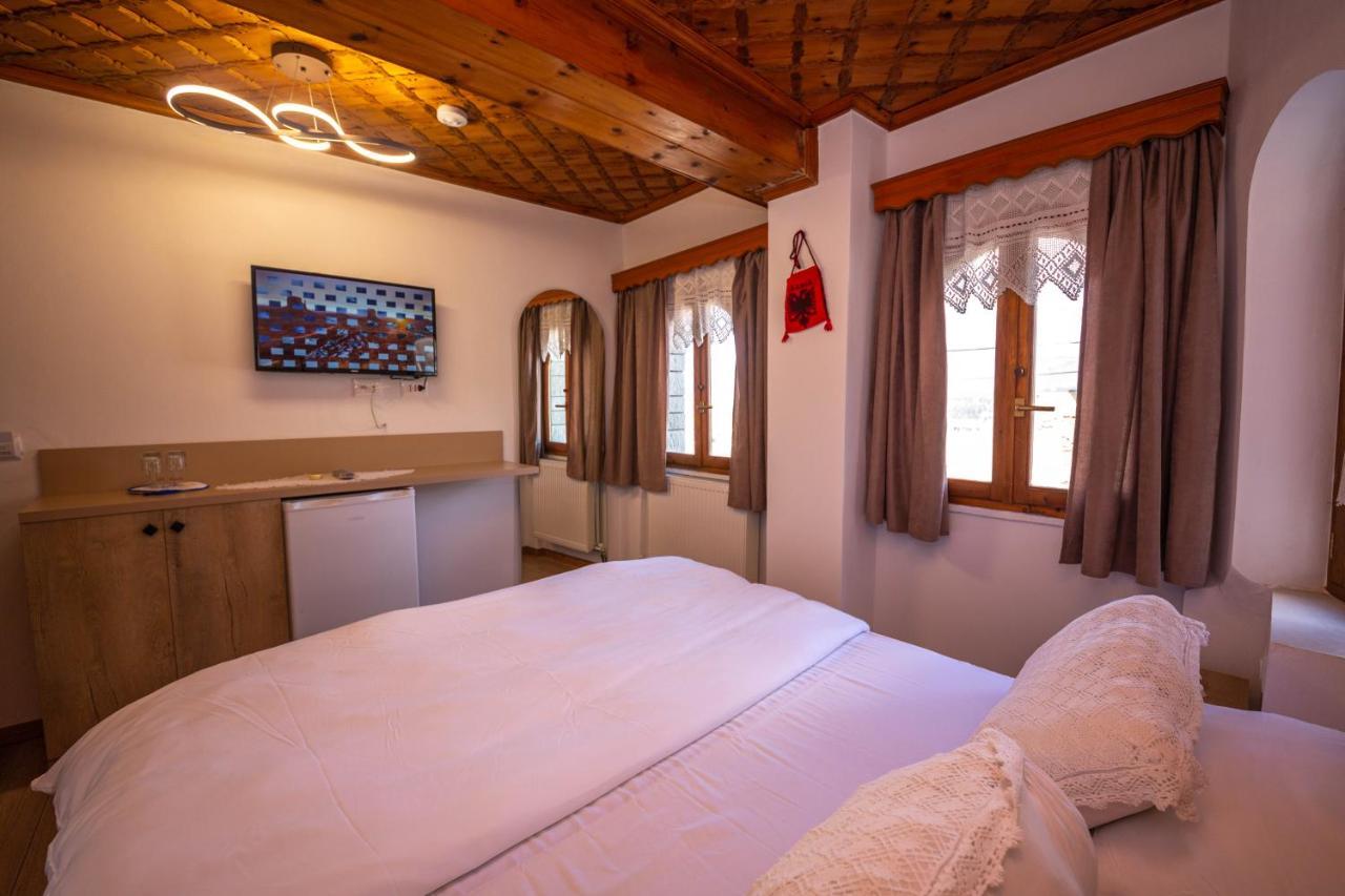 Bed And Breakfast Kotoni Gjirokastër 외부 사진