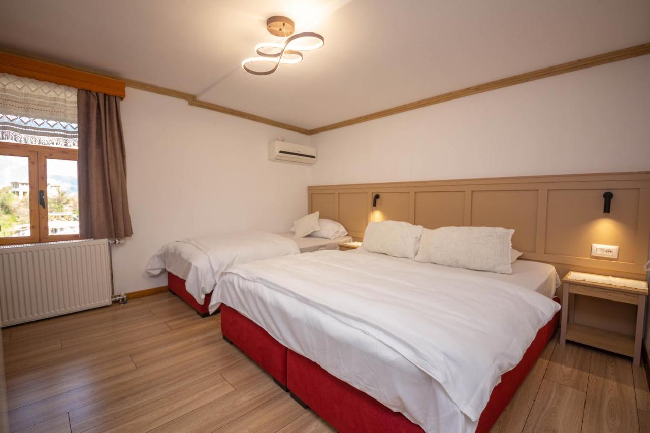 Bed And Breakfast Kotoni Gjirokastër 외부 사진