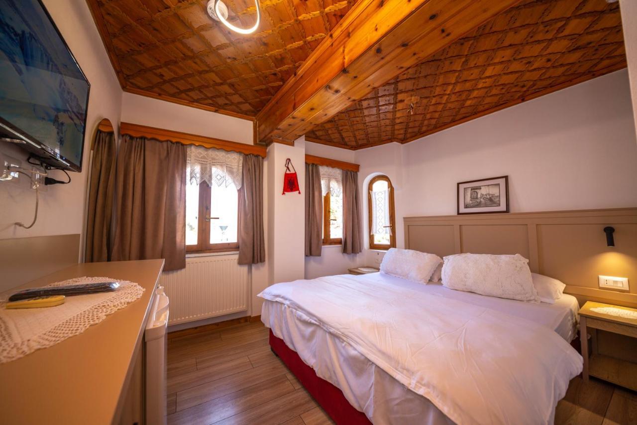 Bed And Breakfast Kotoni Gjirokastër 외부 사진