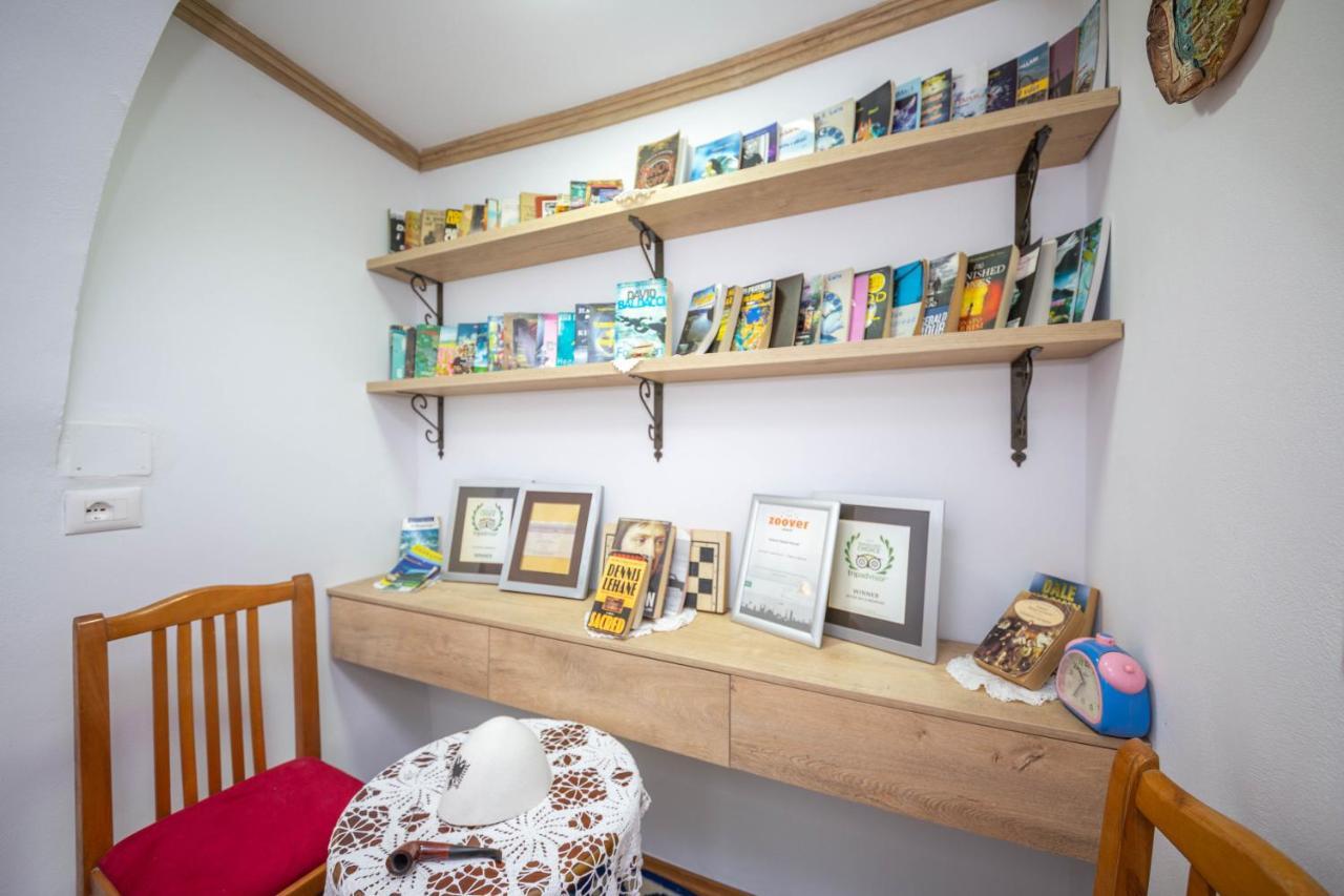 Bed And Breakfast Kotoni Gjirokastër 외부 사진