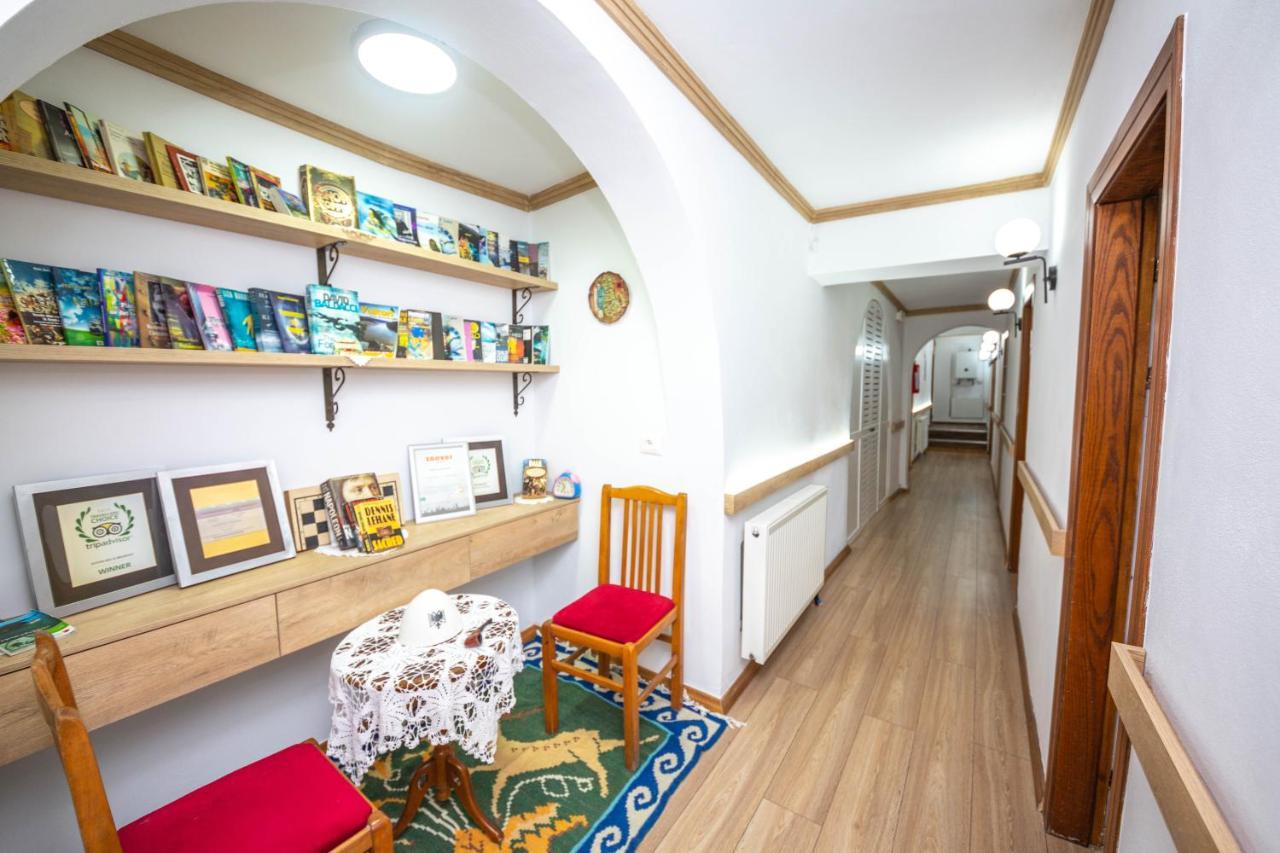Bed And Breakfast Kotoni Gjirokastër 외부 사진