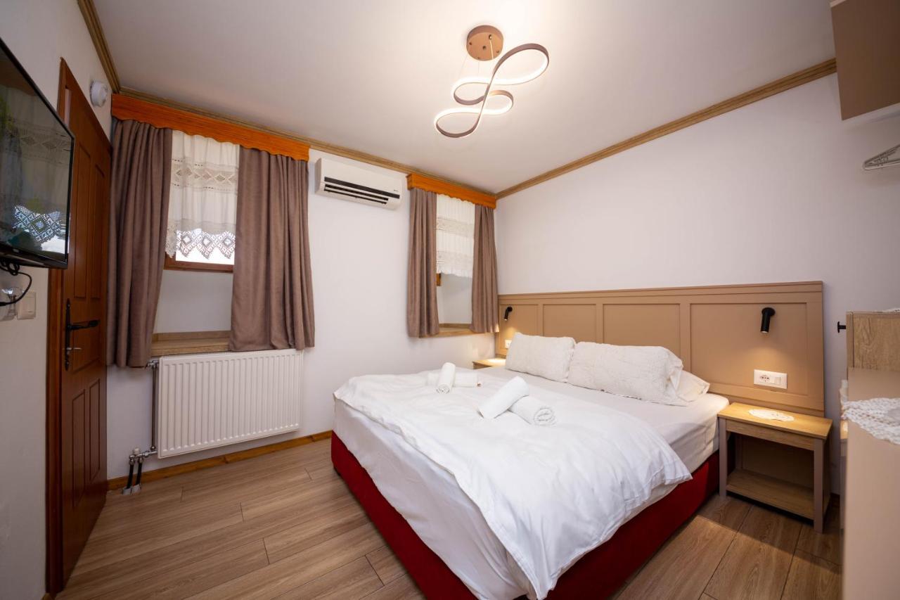 Bed And Breakfast Kotoni Gjirokastër 외부 사진
