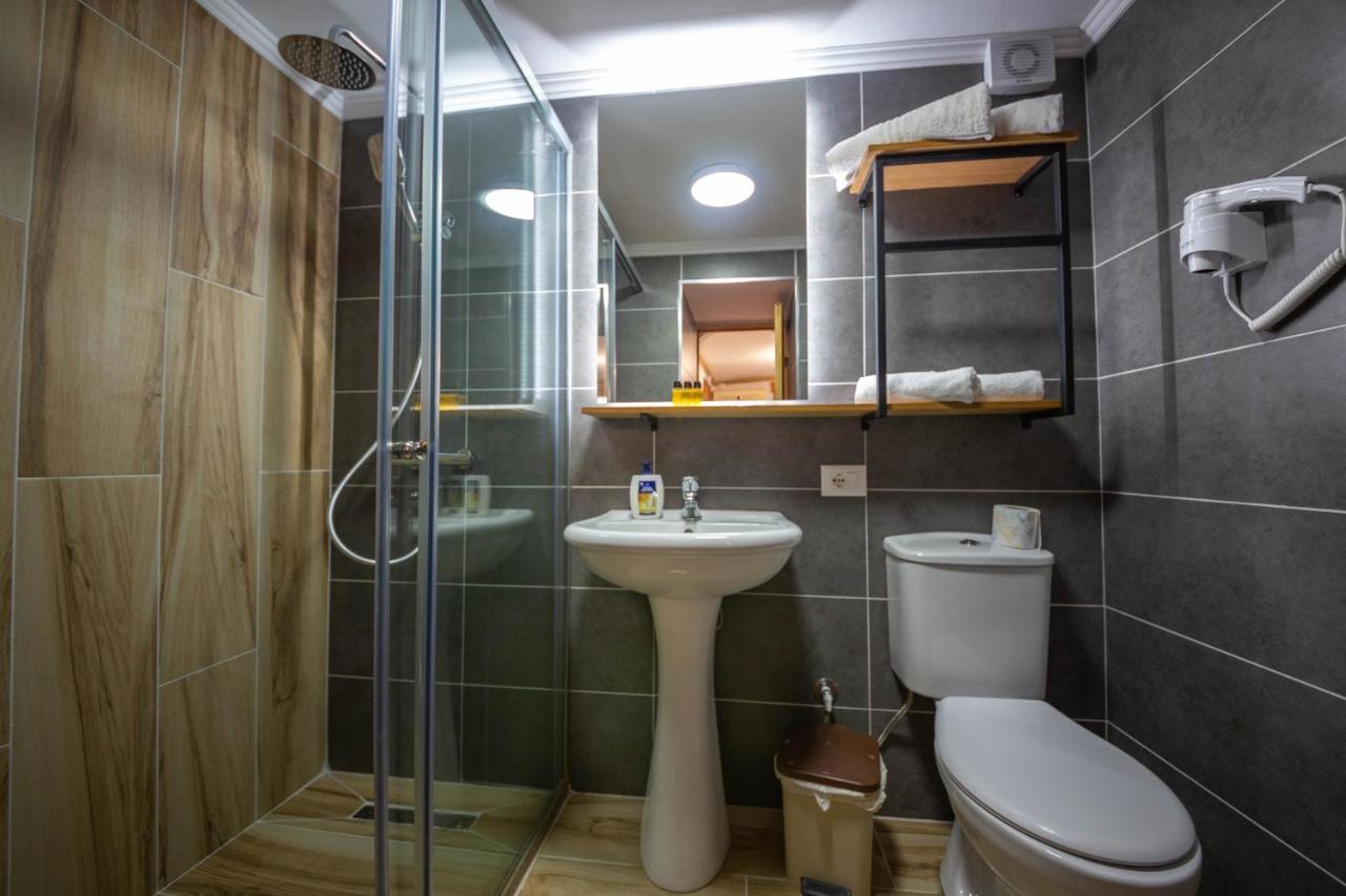 Bed And Breakfast Kotoni Gjirokastër 외부 사진