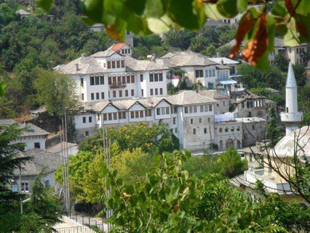 Bed And Breakfast Kotoni Gjirokastër 외부 사진