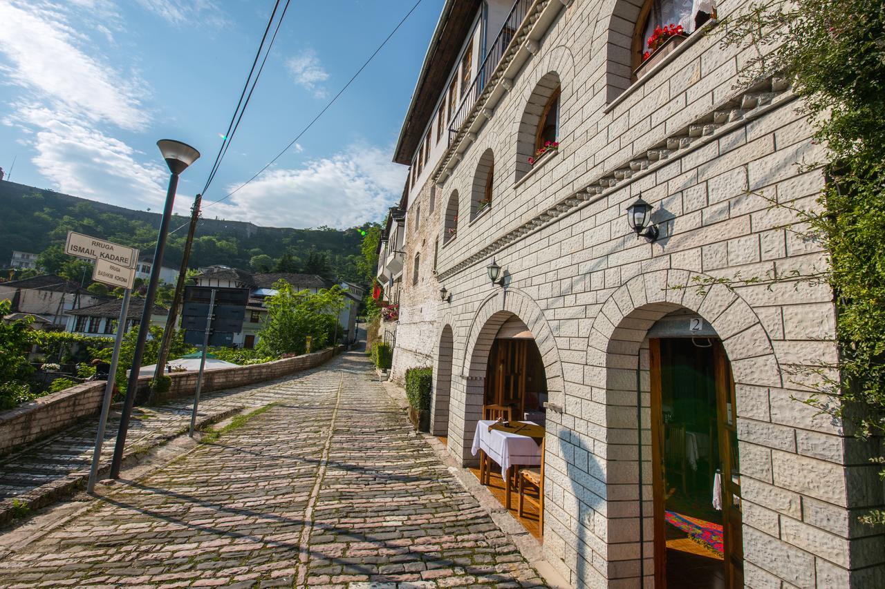 Bed And Breakfast Kotoni Gjirokastër 외부 사진
