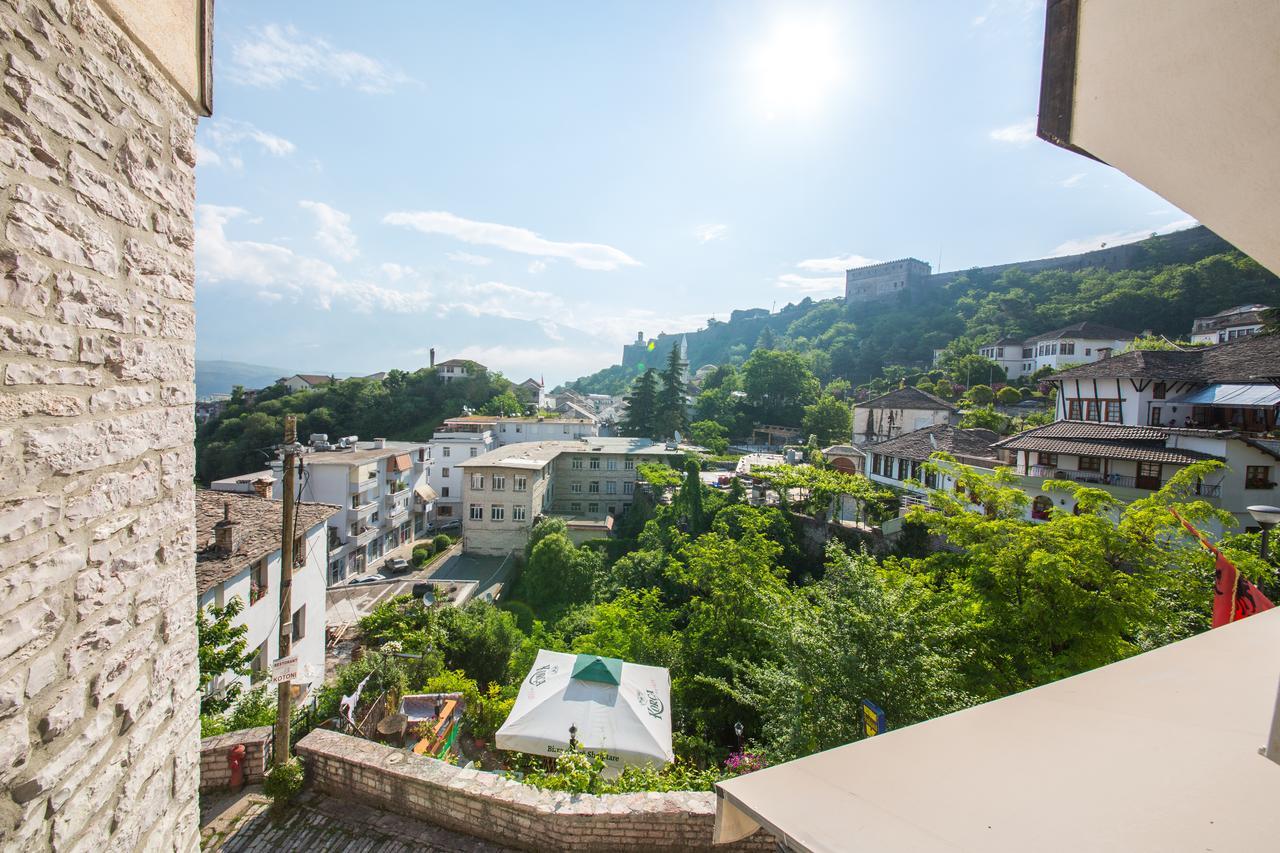 Bed And Breakfast Kotoni Gjirokastër 외부 사진