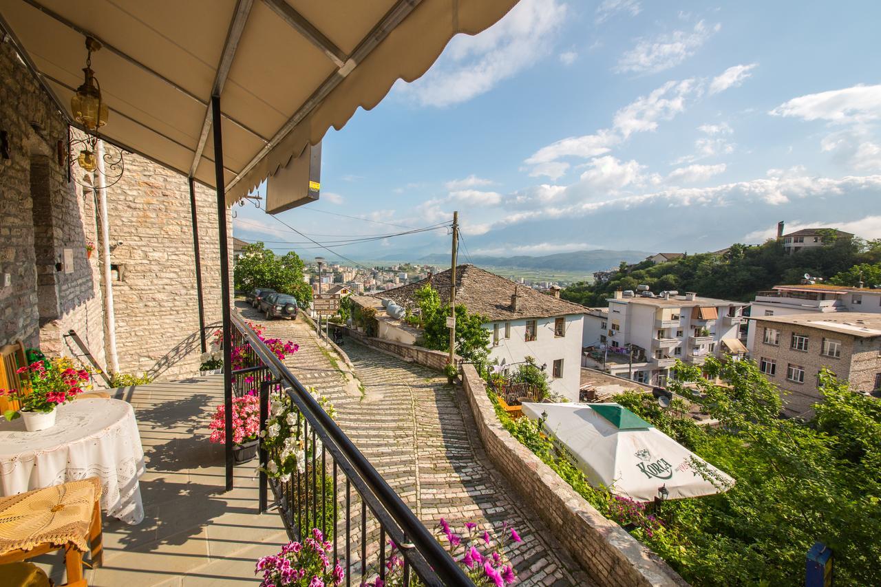 Bed And Breakfast Kotoni Gjirokastër 외부 사진
