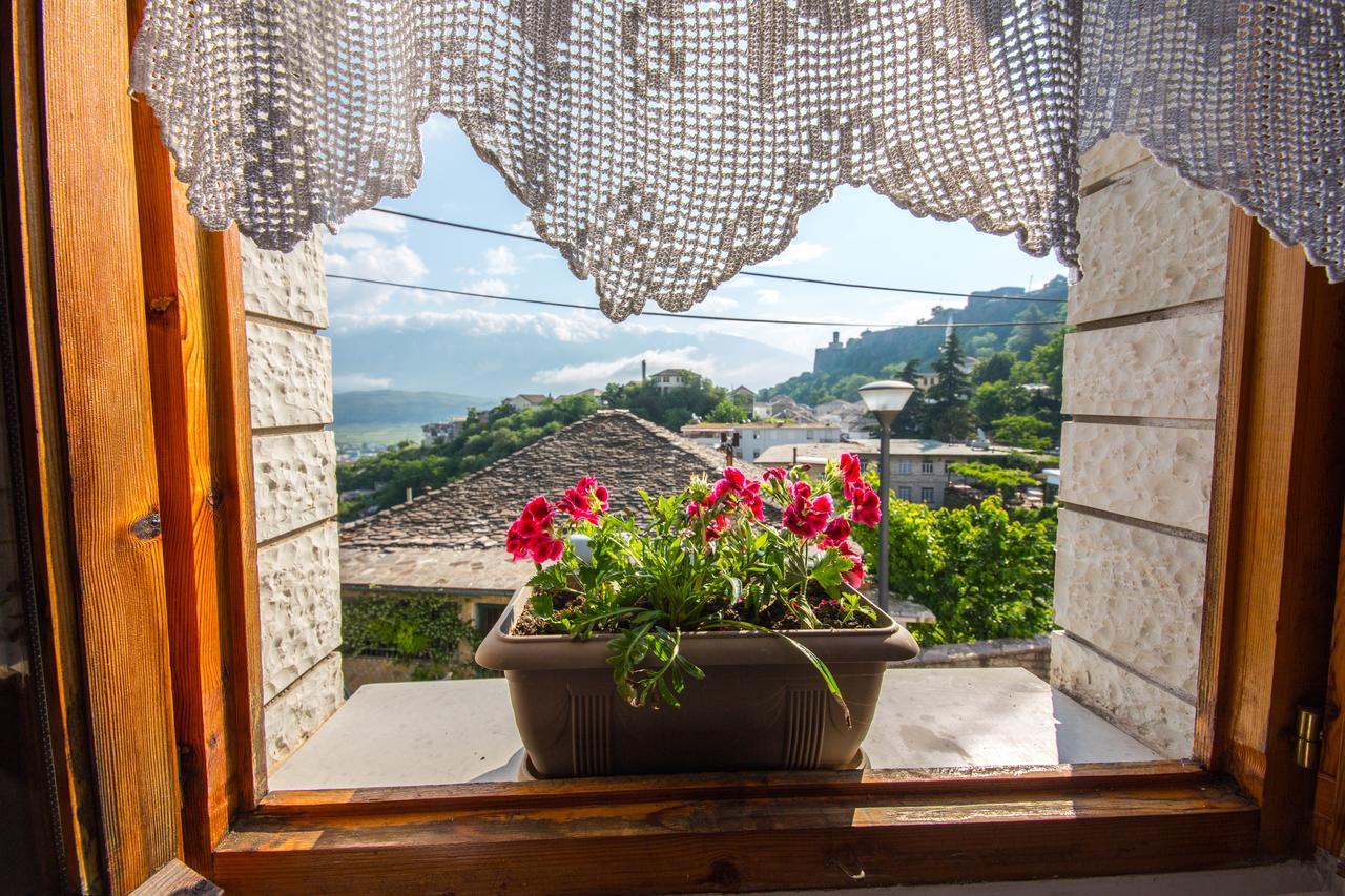 Bed And Breakfast Kotoni Gjirokastër 외부 사진